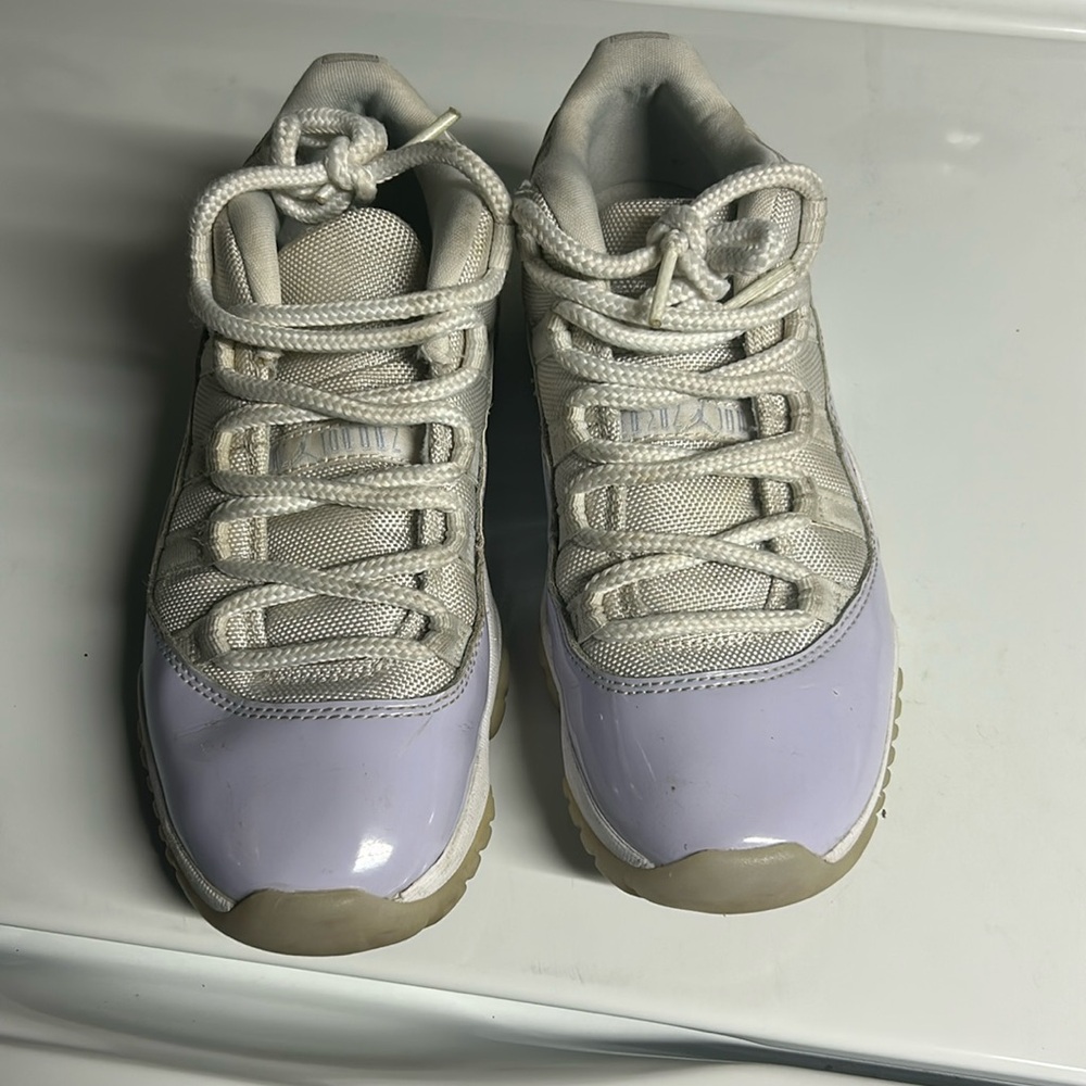 JORDAN RETRO 11s LOW